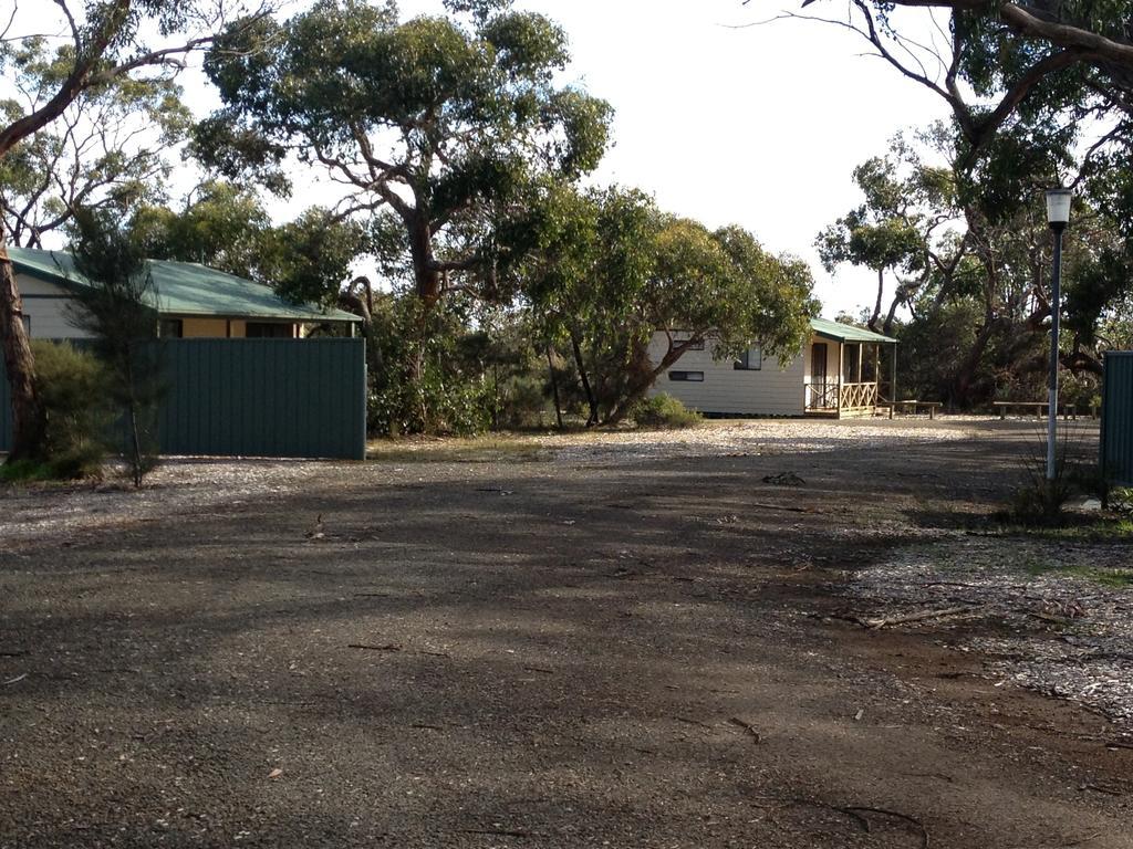 Parndana Hotel Cabins Exterior photo